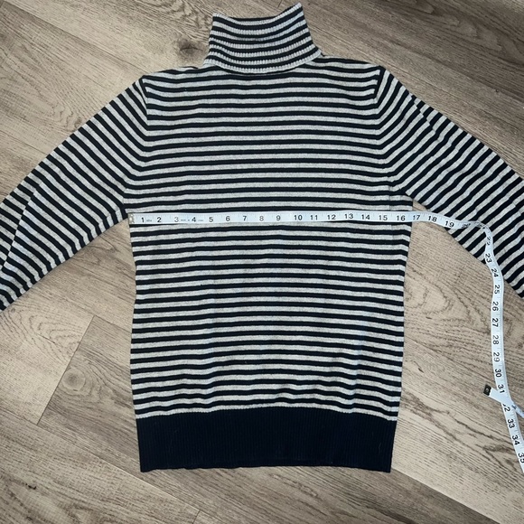 L.L. Bean Cozy Striped Cashmere Blend Turtleneck Sweater Size S - Picture 7 of 10